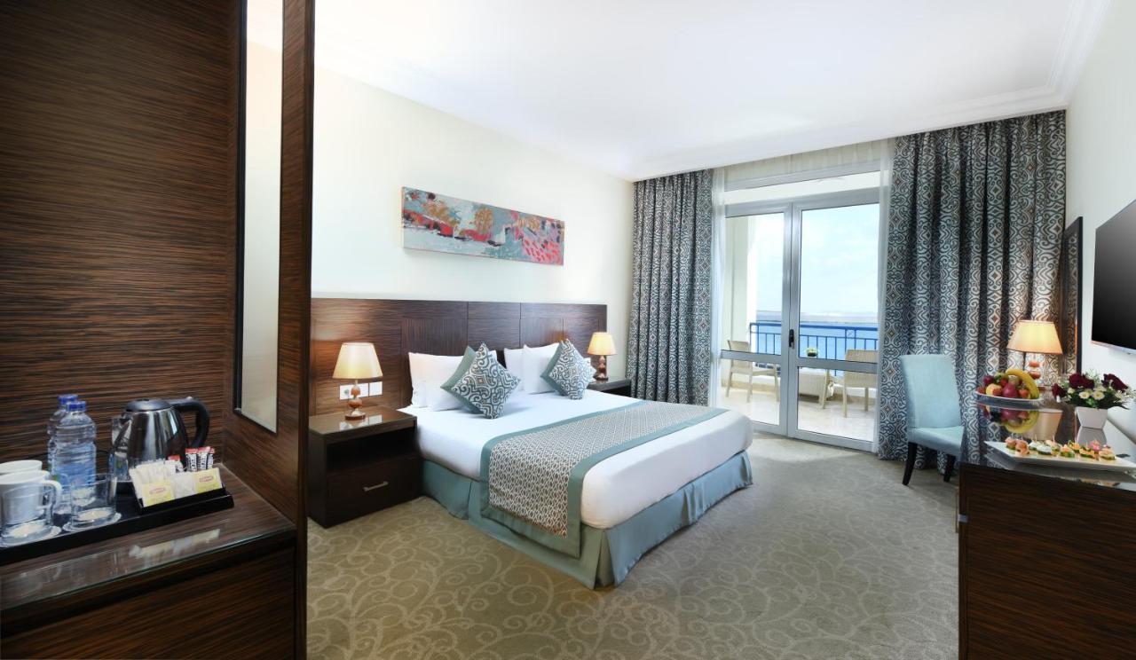 Tolip El Forsan Hotel Ismailia Exterior foto A room at the hotel
