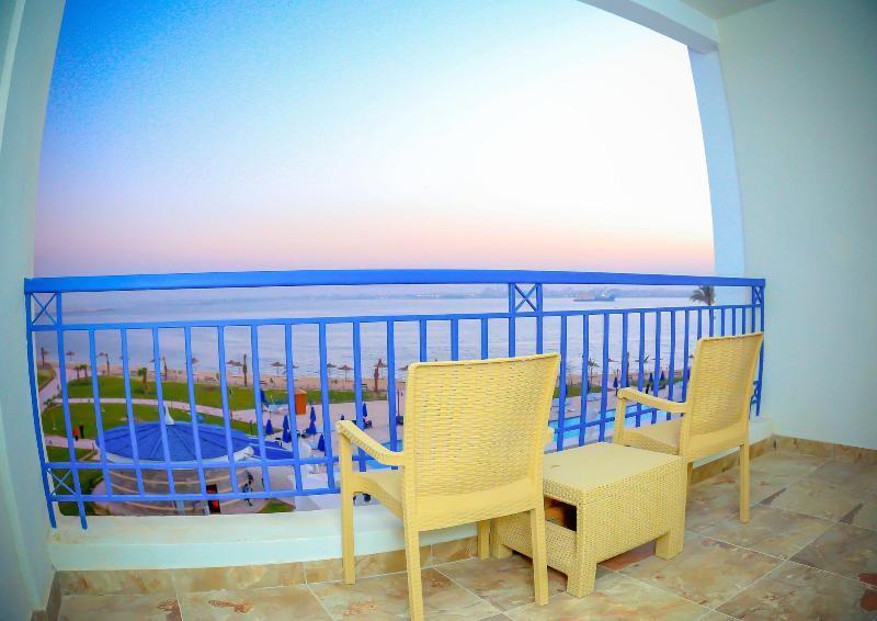 Tolip El Forsan Hotel Ismailia Exterior foto A balcony