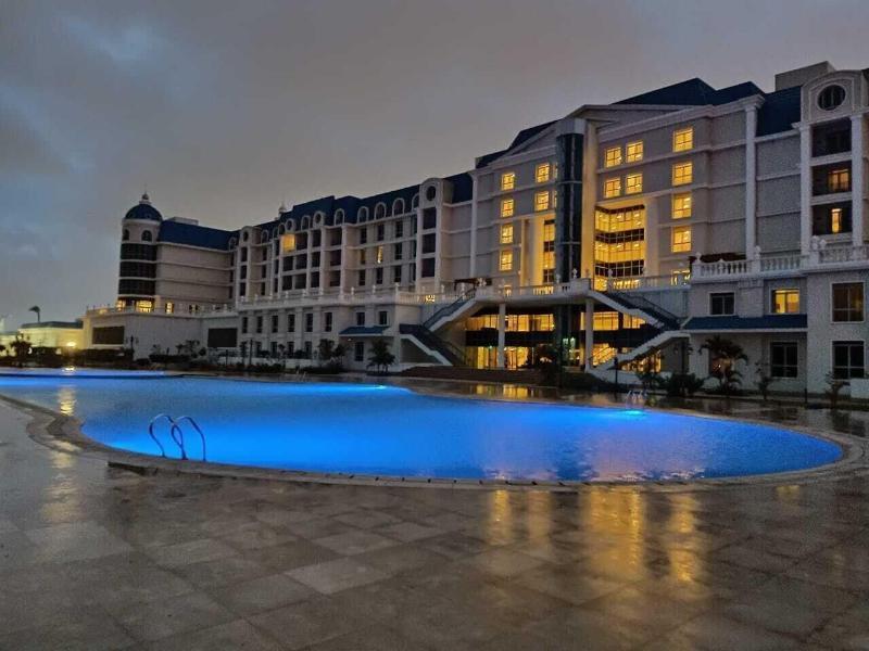 Tolip El Forsan Hotel Ismailia Exterior foto The pool at the hotel