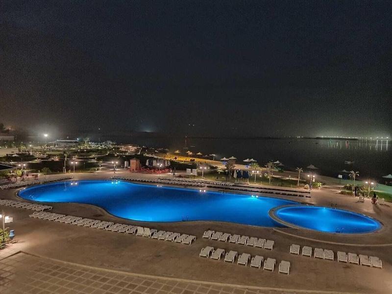 Tolip El Forsan Hotel Ismailia Exterior foto The Dead Sea at night